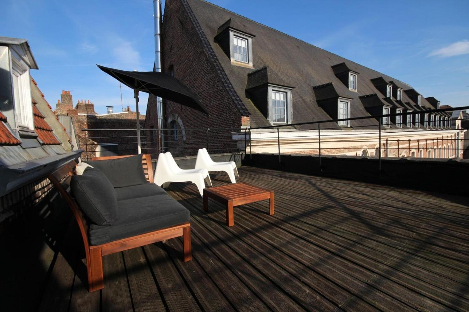 2 Bedroom In The Heart Of The Old Town Apartment Lille