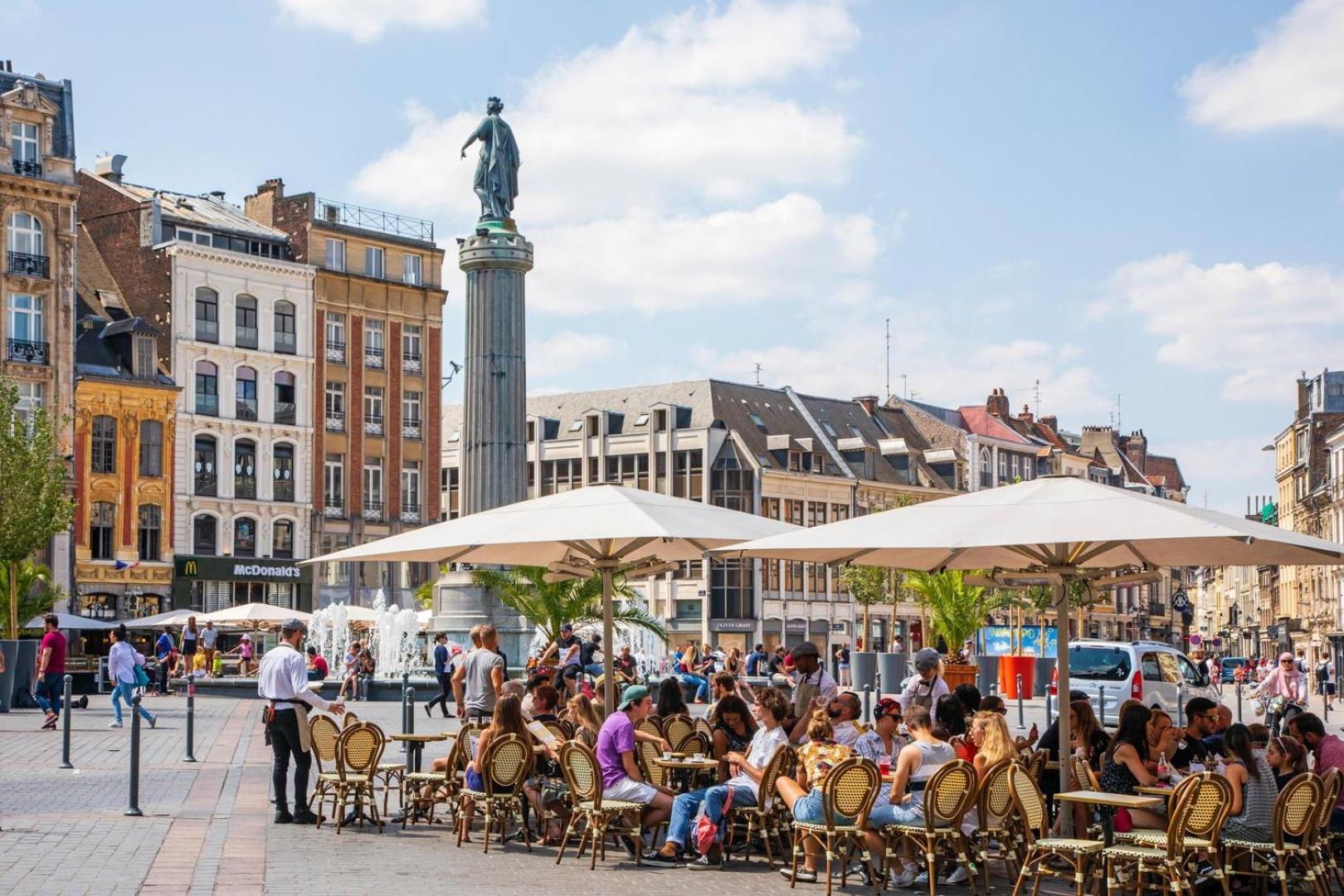 2 Bedroom In The Heart Of The Old Town Apartment